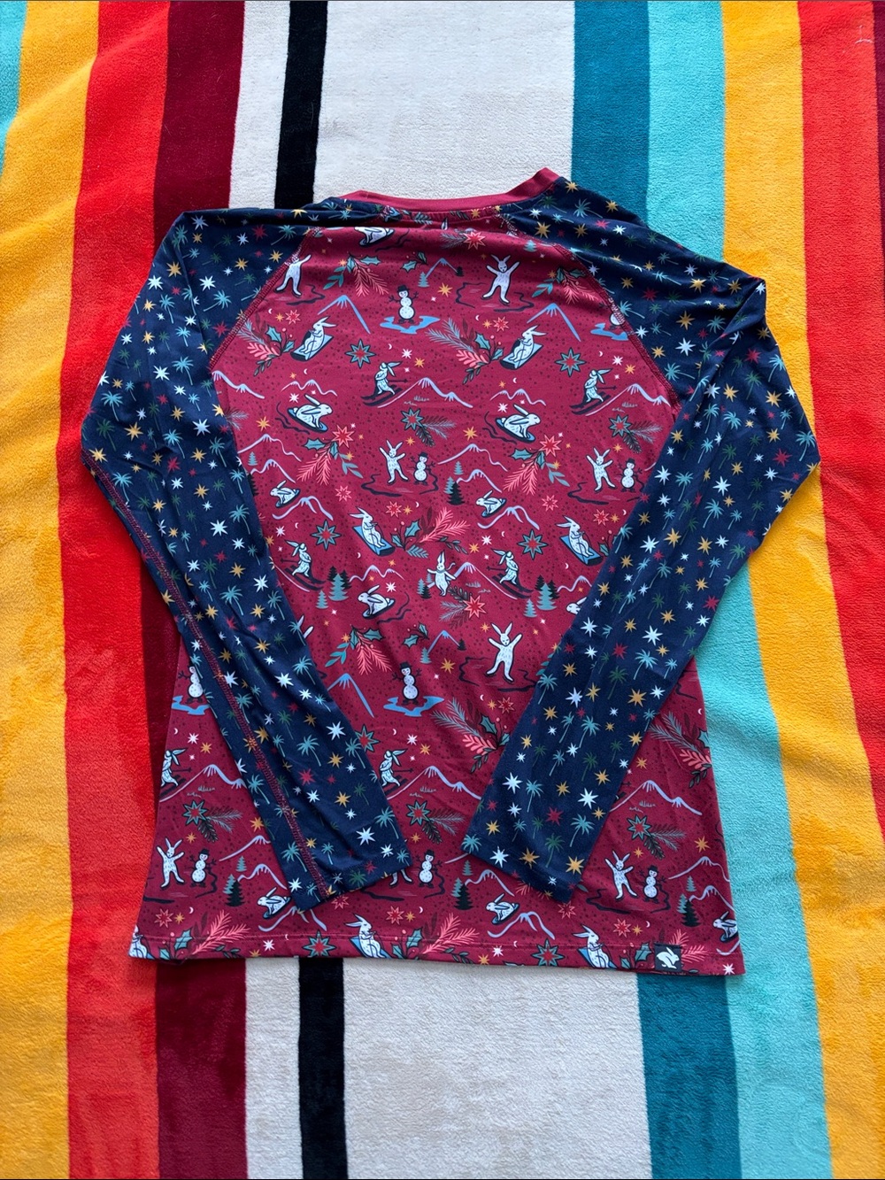 Women's Rabbit Red/Navy Holiday Long-Sleeve EZ Tee sz medium - Picture 4 of 4